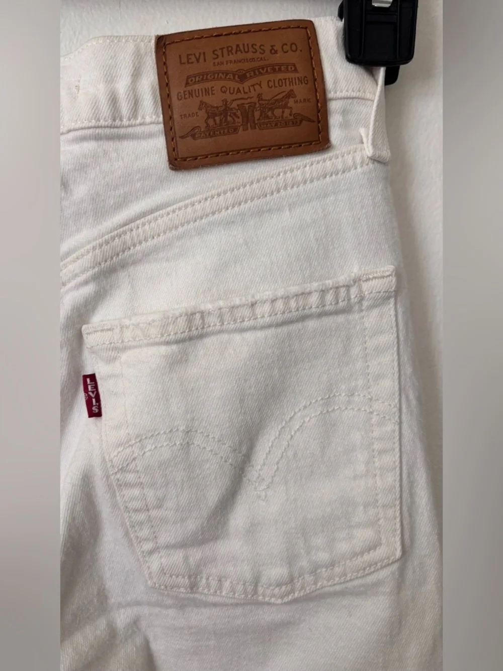 Levi’s Ribcage Straight Ankle Jeans Sz 24 White High Rise Raw Hem